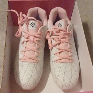 Chic Kids Soccer Cleats in Pink and White